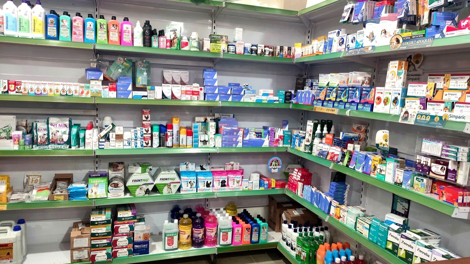 Medicamentos e cuidados veterinários para pets na Flor da Terra